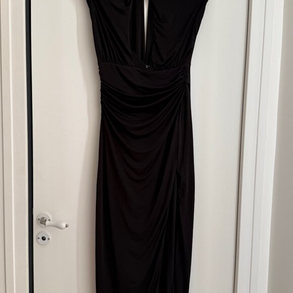 Michael Costello Morgan Gown (Revolve) - Picture 4 of 11